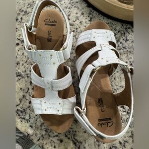 Clarks White Comfort Sandals with Adjustable Straps